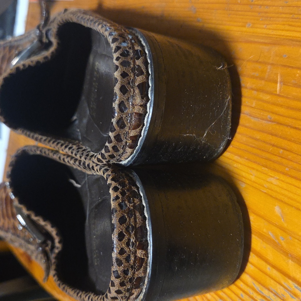 Stuart Weitzman brown slip on shoes size 10N - Picture 9 of 11